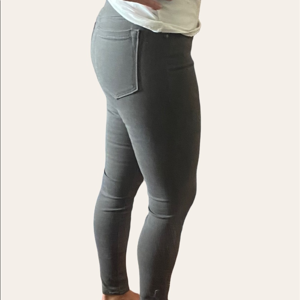 ☀️Loft Skinny Sateen Pants- Grey. Mid-rise waist.
